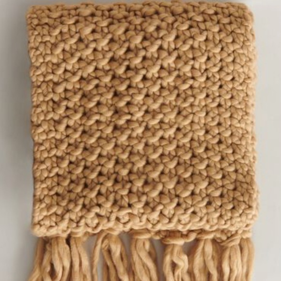 Chunky cable knit scarf - Picture 2 of 5